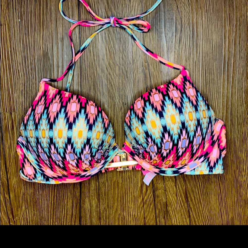 Victoria’s Secret bombshell add 2 cups swim top